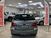 Usata Mercedes B180 140 CV (102 kW) 2008 Gray Monovolume