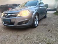 Usata Opel Astra Elegance 125 CV (91 kW) 2008 Argento Berlina
