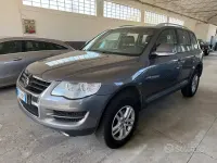 Usata VW Touareg R 174 CV (127 kW) 2007 Grigio SUV
