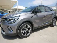 Usata Renault Captur Techno 94 CV (69 kW) 2023 Grigio cassiopea SUV