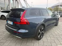 Usata Volvo V60 CC Ultimate 197 CV (144 kW) 2023 Blu/azzurro Station wagon