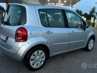 Usata Renault Modus Dynamique 79 CV (58 kW) 2009 Grigio Monovolume
