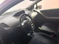 Usata Toyota Yaris Sol 69 CV (50 kW) 2007 Rosso Utilitaria