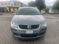 Usata VW Touran Trendline 105 CV (77 kW) 2009 Grigio Monovolume