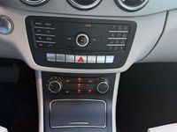 Usata Mercedes B200 136 CV (100 kW) 2018 Grigio Utilitaria