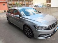 Usata VW Passat Executive 200 CV (147 kW) 2020 Grigio Station wagon
