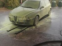 Usata Alfa Romeo 147 140 CV (102 kW) 2003 Grigio Utilitaria