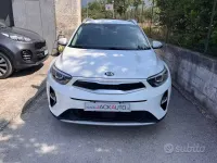 Usata Kia Stonic Style 120 CV (88 kW) 2017 Bianco SUV