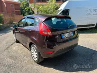 Usata Ford Fiesta Titanium 68 CV (50 kW) 2010 Viola Berlina