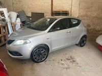 Usata Lancia Ypsilon 69 CV (50 kW) 2019 Grigio Utilitaria