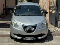 Usata Lancia Ypsilon Silver 69 CV (50 kW) 2014 Grigio Utilitaria