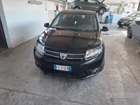 Usata Dacia Sandero Lauréate 90 CV (66 kW) 2016 Nero Berlina