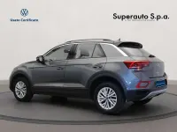 Usata VW T-Roc Life 116 CV (85 kW) 2023 Grigio scuro SUV