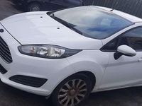 Usata Ford Fiesta 60 CV (44 kW) 2014 Bianco Berlina