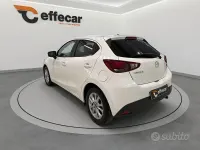 Usata Mazda 2 Exceed 105 CV (77 kW) 2016 Bianco Berlina