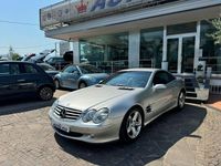 Usata Mercedes SL500 306 CV (225 kW) 2004 Grigio Cabrio