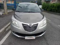 Usata Lancia Ypsilon Silver 84 CV (61 kW) 2012 Grigio/bronzo metallizzato Utilitaria
