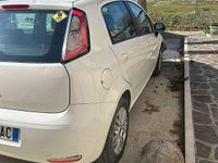 Usata Fiat Punto Lounge 75 CV (55 kW) 2014 Bianco Utilitaria