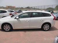 Usata Volvo V60 Kinetic 181 CV (133 kW) 2014 Bianco Station wagon