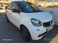 Usata Smart ForFour 71 CV (52 kW) 2017 Bianco Utilitaria