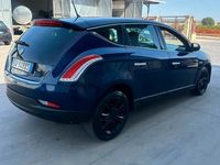 Usata Lancia Delta 120 CV (88 kW) 2009 Blu Utilitaria