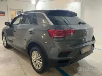 Usata VW T-Roc Style 116 CV (85 kW) 2018 Grigio SUV