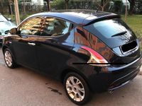 Usata Lancia Ypsilon Gold 95 CV (69 kW) 2016 Blu Utilitaria
