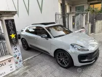 Usata Porsche Macan T 265 CV (194 kW) 2024 Grigio SUV