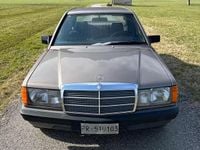 Usata Mercedes 190 90 CV (66 kW) 1988 Marrone Berlina