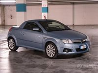 Usata Opel Tigra Edition 90 CV (66 kW) 2005 Blu Cabrio