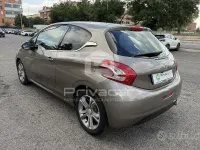 Usata Peugeot 208 Allure 120 CV (88 kW) 2013 Marrone Utilitaria