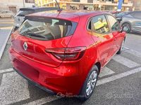 Usata Renault Clio V Zen 101 CV (74 kW) 2021 Arancione Berlina