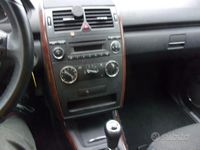 Usata Mercedes A180 Elegance 108 CV (79 kW) 2011 Argento Berlina