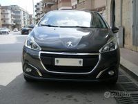 Usata Peugeot 208 Active 75 CV (55 kW) 2018 Grigio Utilitaria