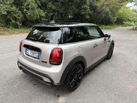 Usado Mini Cooper Premium Plus 136 CV (100 kW) 2023 Beige Utilitario
