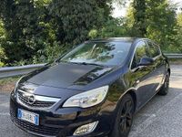 Usata Opel Astra Cosmo 116 CV (85 kW) 2011 Nero Berlina