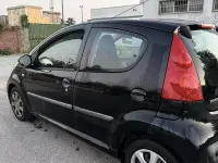Usata Peugeot 107 68 CV (50 kW) 2009 Nero Utilitaria