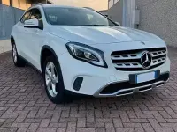 Usata Mercedes GLA200 136 CV (100 kW) 2017 Bianco SUV