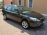 Usata Ford Focus 109 CV (80 kW) 2010 Nero Station wagon
