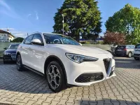 Usata Alfa Romeo Stelvio Super 201 CV (147 kW) 2017 Bianco SUV