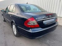 Usata Mercedes E280 Avantgarde 190 CV (139 kW) 2007 Blu Berlina