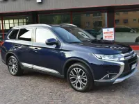 Usata Mitsubishi Outlander Instyle 150 CV (110 kW) 2018 Blu/azzurro SUV
