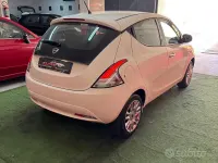 Usata Lancia Ypsilon Silver 69 CV (50 kW) 2017 Bianco Utilitaria