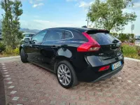 Usata Volvo V40 Summum 114 CV (83 kW) 2012 Nero Utilitaria