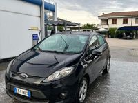 Usata Ford Fiesta Titanium 71 CV (52 kW) 2012 Nero Utilitaria