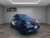 Usado Smart ForFour 90 CV (66 kW) 2019 Negro Utilitario