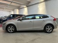 Usata Volvo V40 Momentum 120 CV (88 kW) 2016 Argento Berlina