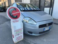 Usata Fiat Grande Punto 75 CV (55 kW) 2010 Grigio Utilitaria