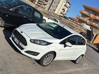Usata Ford Fiesta 75 CV (55 kW) 2016 Bianco Utilitaria