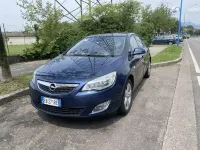 Usata Opel Astra 101 CV (74 kW) 2010 Blu/azzurro Berlina